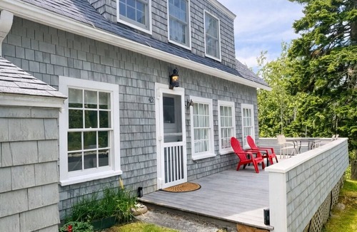 Bailey Island Cottage | Charming 4 bedroom Classic Maine Cottage located near the giant stairs.