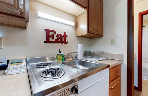 Lincoln House | Charming and causal motel in a great location with shared resort amenities