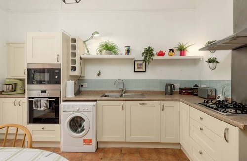 Marchmont Apartment | Charming and spacious two-bedroom apartment. Sleeps 4.