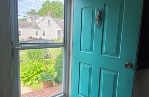 Sandwich House | Charming antique home - walk to boardwalk/beach