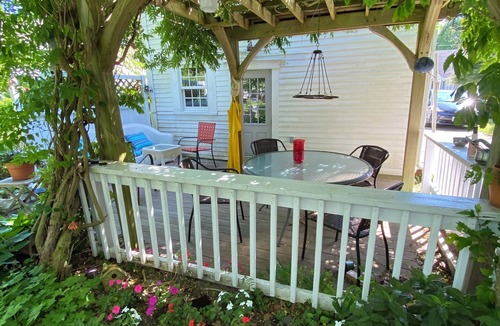 Sandwich House | Charming antique home - walk to boardwalk/beach