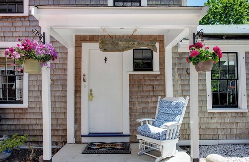 West Barnstable Apartment | Charming Apartment w/Spa Near Beach, Pets Welcome!
