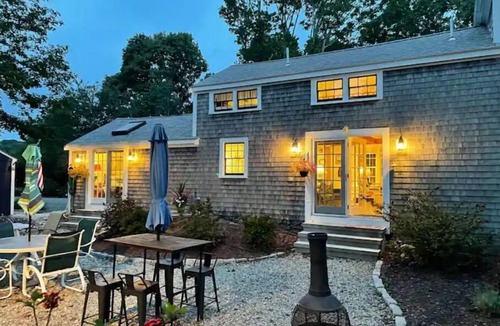 West Barnstable Apartment | Charming Apartment w/Spa Near Beach, Pets Welcome!
