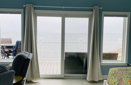 Camp Ellis House | Charming Beachfront House