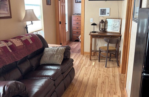 Fairfield Cabin | Charming cabin in peaceful Fairfield with AC