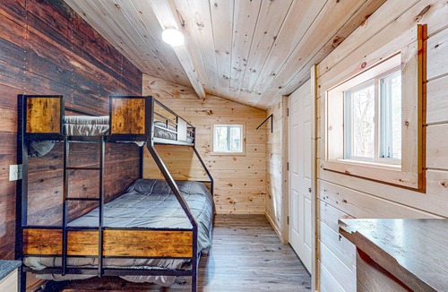 South Casco Cottage | Charming Cabin with Nature's Embrace and Family-Friendly Comforts