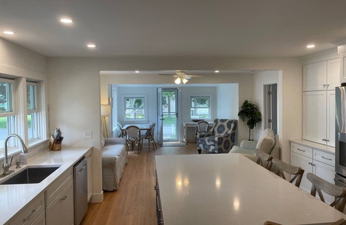 Mara Vista House | Charming Cape Cod Home w/Gorgeous Water Views