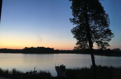 South Haven Cabin | Charming Clean Cabin w/Shared Pool & Incredible Lake Views!