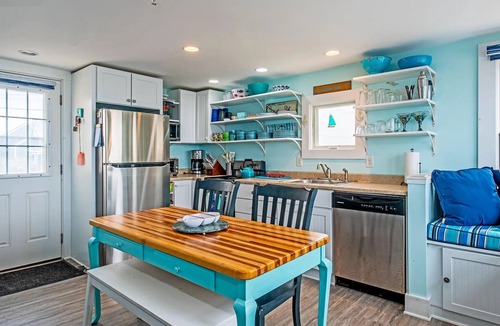 North Truro Condo | Charming Coastal Escape On The Beach With Bay Views
