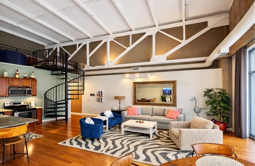 Sandusky Condo | Charming Condo Downtown By Cedar Point Sport Force