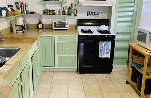 Camden House | Charming Cottage a Stroll to Camden Harbor-June 19-27 just opened up!