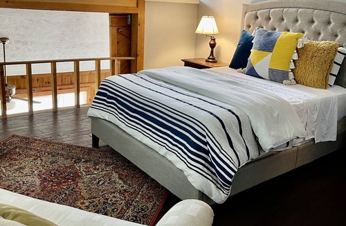 Livonia Cottage | Charming cottage at the cove!