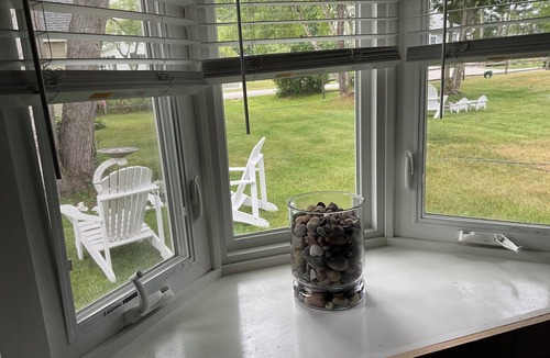 Pine Point Cottage | Charming Cottage Steps From Pine Pt Beach