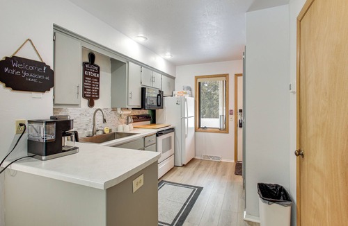 Fish Creek Condo | Charming DC Getaway Steps from D’town Fish Creek