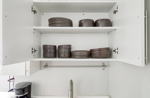 Lower Mills Apartment | Charming Dorchester/Milton 1BR next to Milton T stop, by Blueground