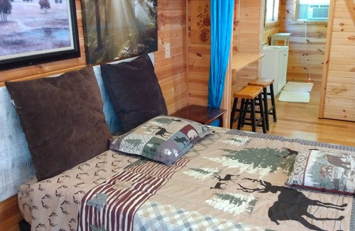 Logan Cabin | Charming efficiency in delightful Logan