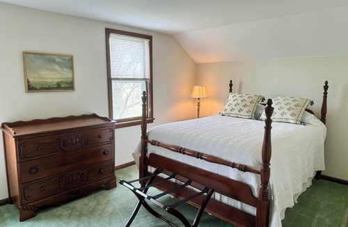 Sandusky House | Charming Family Farmhouse Near Cedar Point