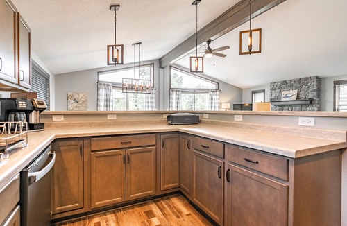 Necedah House | CHARMING FAMILY HOME ON CASTLE ROCK LAKE