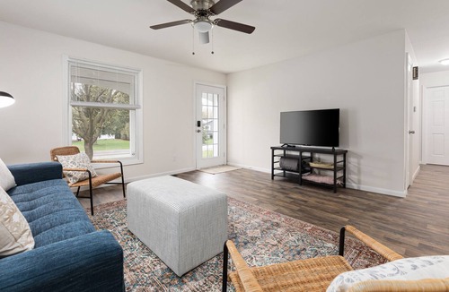 Traverse City House | 🎗Charming Fully Renovated 3BDR Ranch Style Home in TC ➠ 3019!
