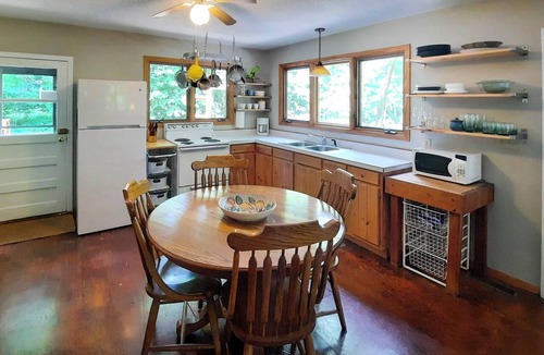 Clitherall Cabin | Charming Getaway: Rustic Cabin on West Battle Lake