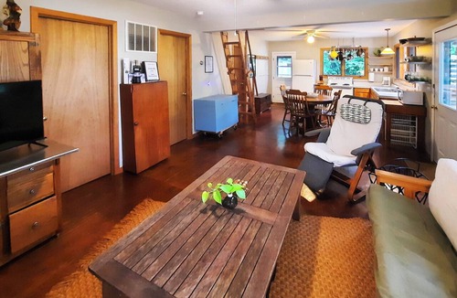 Clitherall Cabin | Charming Getaway: Rustic Cabin on West Battle Lake