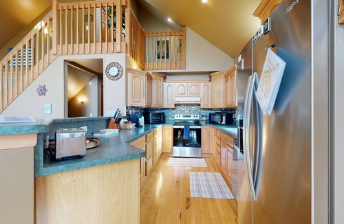 Rome House | Charming Golf View Home, w/Hot tub, Sauna, Fire pit, near Lakes & Trails!