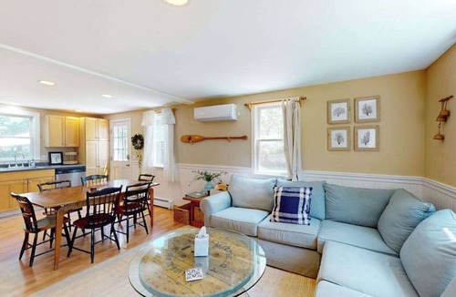 North Eastham House | Charming home by the cape with firepit, fast WiFi, & washer/dryer