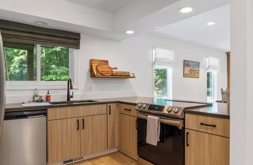 Harbor Springs House | Charming Home in Harbor Springs Close to Town and Skiing