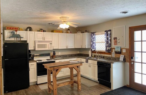 Stafford House | Charming home near Hatfield McCoy trails in Gilbert - Horsepen Creek Retreat