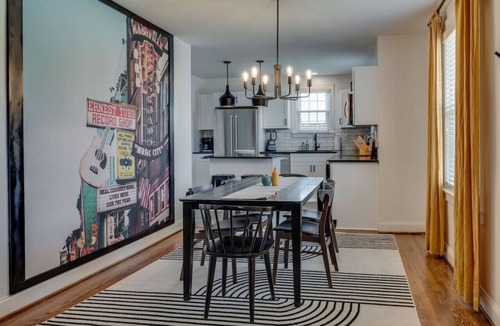Hillsboro Village House | Charming House by Vanderbilt and Belmont University