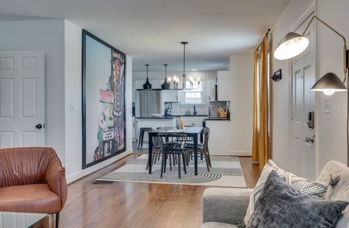 Hillsboro Village House | Charming House by Vanderbilt and Belmont University