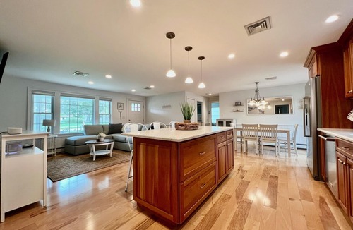 Chatham House | Charming House Close to Downtown-Pier-Beach