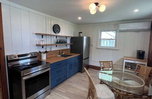 Tawas City Cottage | Charming Lake Huron cottage