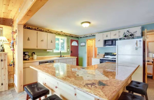 Aitkin Cabin | Charming Lakefront Cabin on Clean & Clear Big Pine Lake. Pet Friendly!n