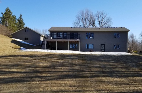 Alexandria House | Charming lakefront home located in Alexandria on Lake Burgen.