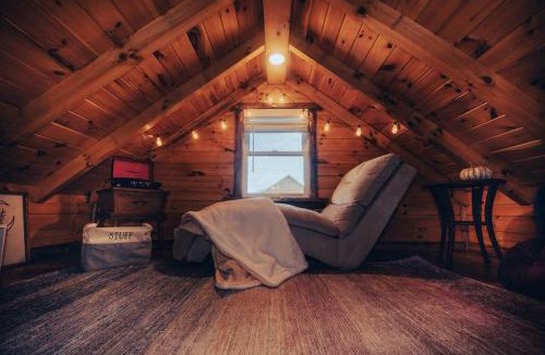 Ashtabula House | Charming Lakeview Cabin Near Geneva-On-The-Lake!