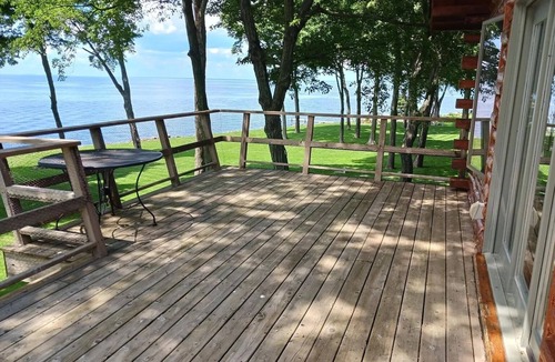 Isle House | Charming log cabin house in Isle perfect for relaxing getaways