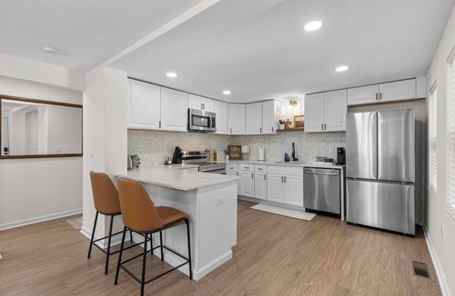Tariffville Apartment | Charming & Newly Renovated Apartment