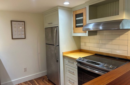 Portsmouth Apartment | Charming one bedroom apartment in the South End of Portsmouth