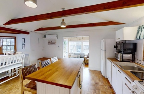South Dennis Cottage | Charming pet friendly cottage steps from Follins Pond.