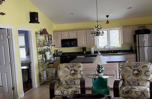 Evansville Cottage | Charming Riverview Cottage with AC in Evansville