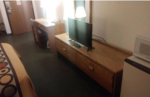 Wautoma Hotel | Charming Room Near Hiking Trails and Nordic + Free Parking