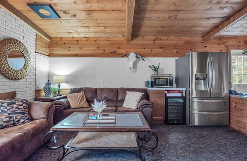 Ellicottville Cabin | Charming Rustic Timberline Lodge - Downtown Ellicottville - Suite 103