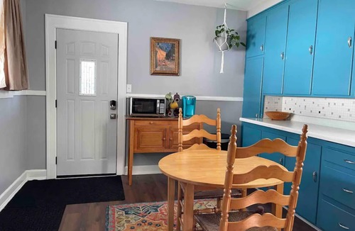 Sandusky Apartment | Charming & Spacious~ 4 Bedroom~ Downtown