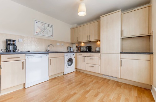 Leith Apartment | Charming spacious Edinburgh city centre flat