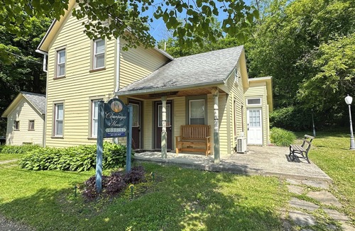 Hammondsport Apartment | Charming studio apartment in Hammondsport- Unit 5 @ The Champagne House