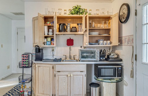 Carmel Apartment | Charming Suite w/Fire Pit, Close to Art District