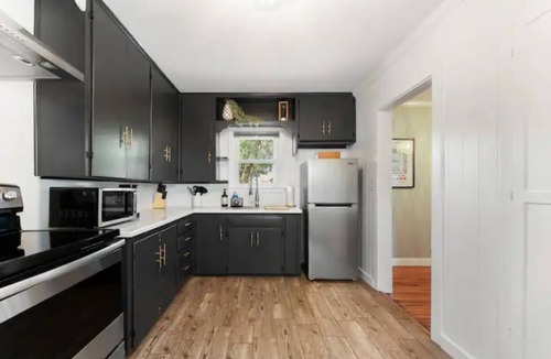 Tech Terrace House | Charming Tech Terrace Bungalow~Walk to JB Coffee, Campus & Dog Park!