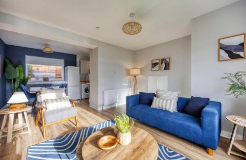 Dumbarton House | Charming Terrace House for Relaxing Retreat