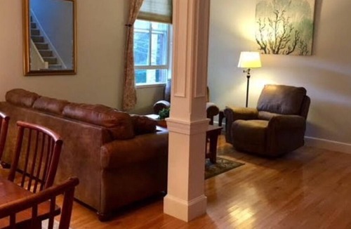 Portland House | Charming Townhome on Great Diamond Island